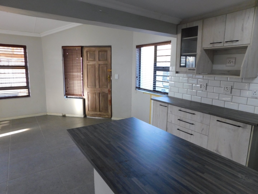 To Let 2 Bedroom Property for Rent in Anchorage Park Western Cape